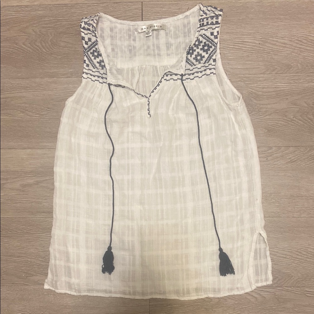 Max Studio White Textured Top
